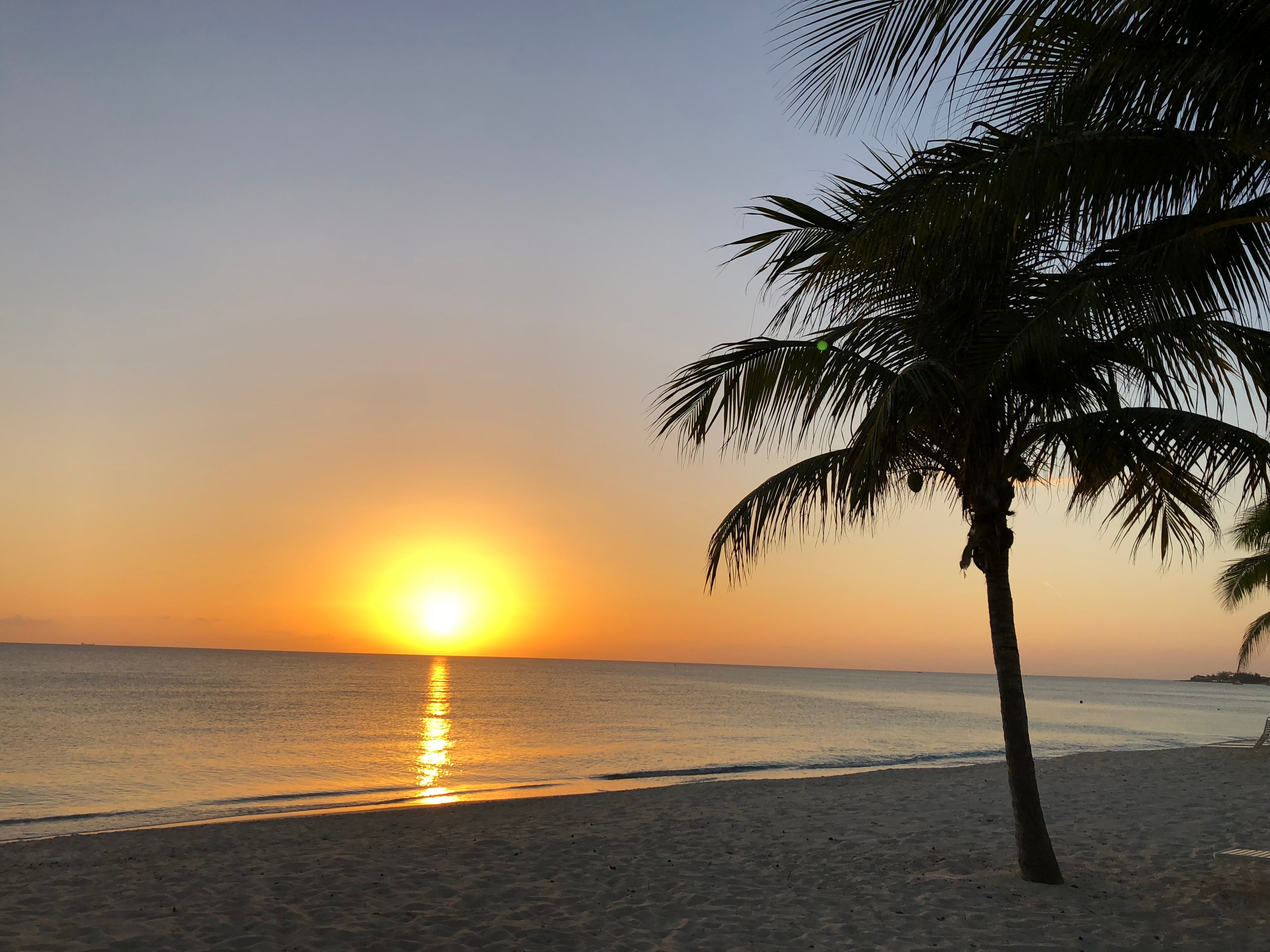 Calm coastal sunset over the ocean
